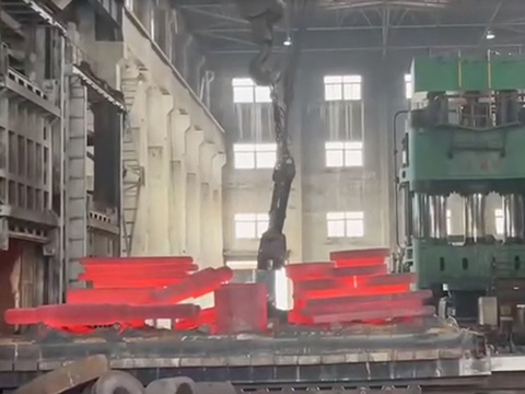 毛坯件出炉生产